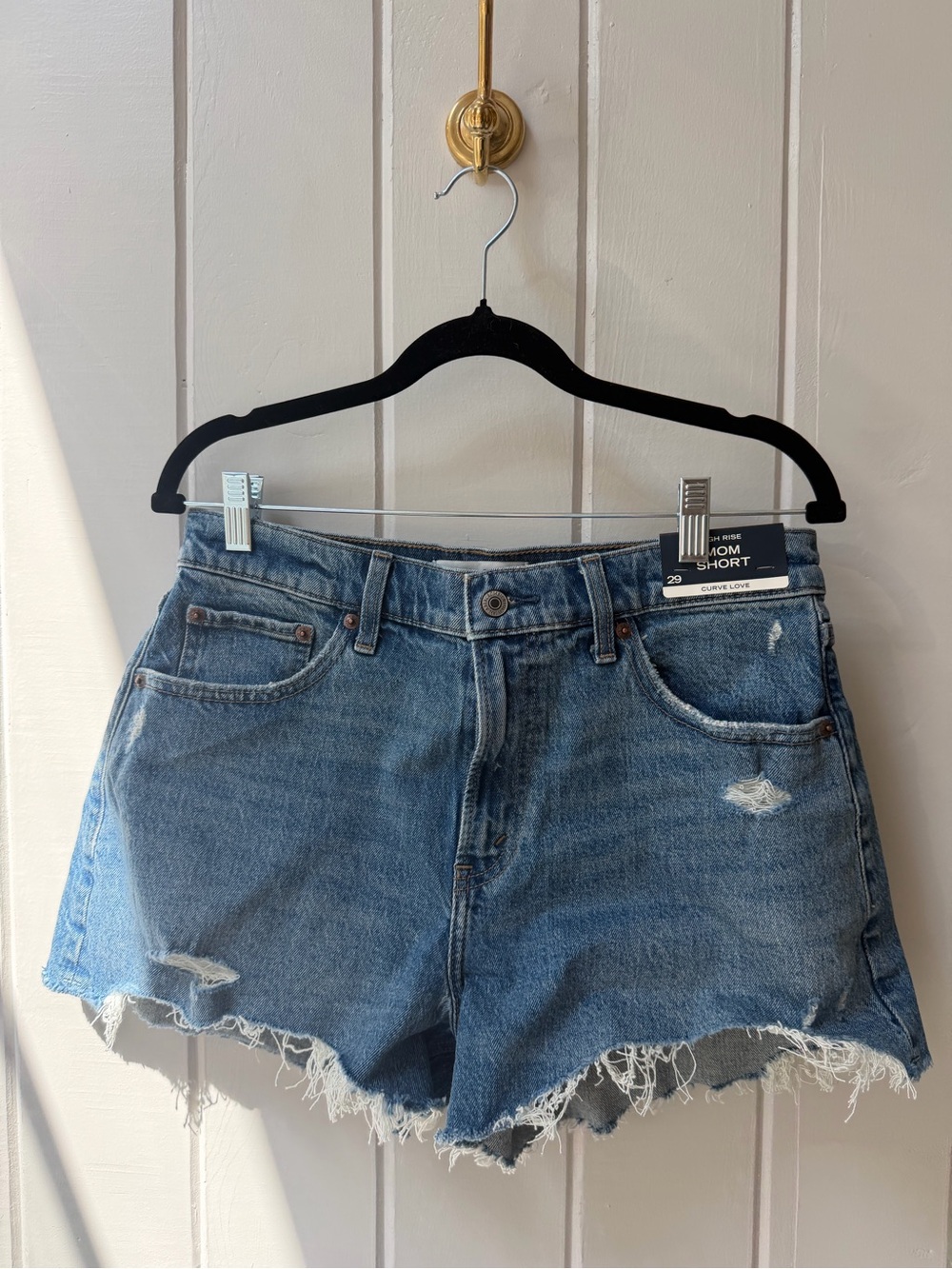 NWT Abercrombie & Fitch High Waist Mom Shorts Distressed